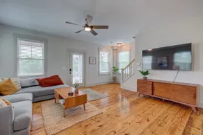 Cozy Bayside Getaway - Image 2