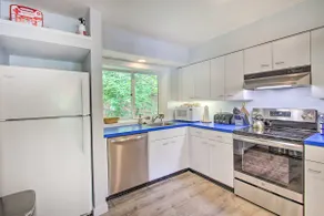Cozy Lincoln Condo ~ 1 Mi to Loon Mountain! - Image 5