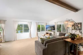 New Listing! Cozy Heceta Beach Area Lakefront Cottage, Hot Tub, Gas Grill, Game Room. Near Beach - Image 4