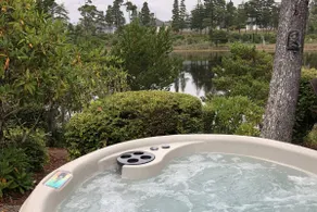 New Listing! Cozy Heceta Beach Area Lakefront Cottage, Hot Tub, Gas Grill, Game Room. Near Beach - Image 3