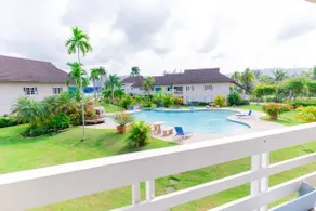 2BR Poolfront in Mo'Bay | Early Booker Discount - Image 5