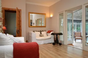 Kevington Cottage, charming one bedroom cottage, conservatory, decking area, - Image 3