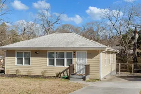 Blissful 3BR/2BA Bungalow w/Backyard Patio, Grill - Image 2