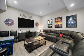 Private Basketball Court/Hot Tub-Community Pools - Image 2