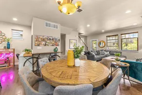 Exceptional Location & Vibes, New Décor, Artwork, & Furnishing, Community Pool, 8 Miles to Portland - Image 2