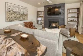 Stunning 3-Bedroom Townhome in Big Sky Town Center - Image 2