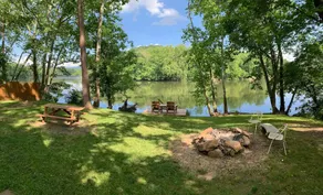 The Perch - Riverfront, Starlinks WiFi & Hot Tub - Image 4