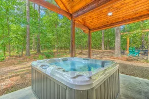 Hot Tub! Amazing Cabin perfect for Getaways - Image 4