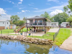 Mallard Lakefront Cottage - Image 3