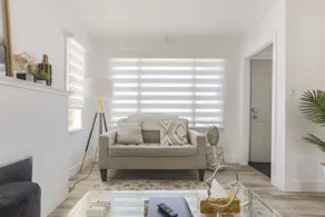 Spacious & Central 4BR Charmer | Walk to Cafes - Image 4