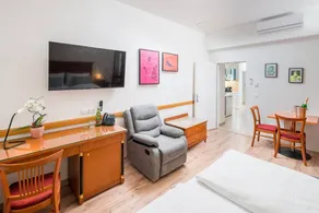 Best Western Plus Celebrity Suites - Image 3