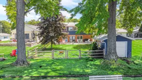 Lakefront home with private pier/huge fenced yard - Image 2