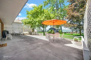 Lakefront home with private pier/huge fenced yard - Image 5
