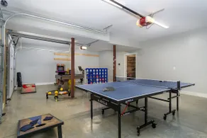 10 Min to Downtown, Hot Tub, Game Room, Lux Finish - Image 5
