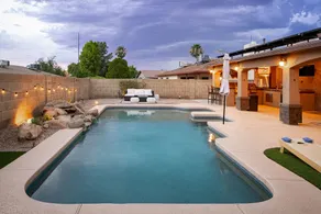 Champions Oasis Home - Near the Stadui2007m withPool & Grill - Image 2