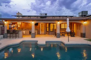 Champions Oasis Home - Near the Stadui2007m withPool & Grill - Image 4