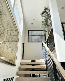 Modern Luxury Home I Sleeps 8 I 10min to Downtown - Image 3