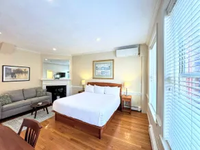 Copley House Premium Studio - Image 2