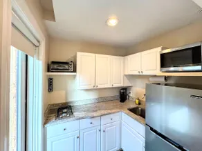Copley House Premium Studio - Image 3
