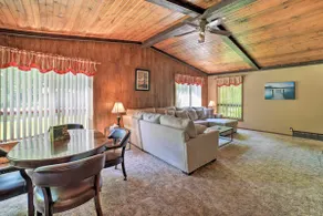 Charming Pymatuning Lake House Near Park & Beach - Image 5