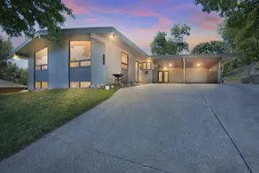 Luxury 4 BR Mid-Century Modern home - Image 2