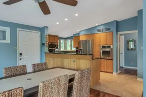 Luxury 4 BR Mid-Century Modern home - Image 3