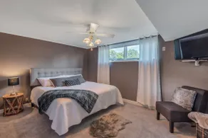 Luxury 4 BR Mid-Century Modern home - Image 5