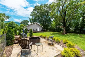 Free Ruby Falls Ticket & More -Fenced yard-Dogs -1 mile The Venue-10 min to Chattanooga-Lookout Mtn - Image 3