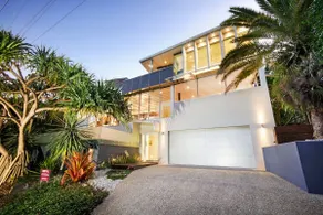The Boat House Luxury Beachside w/ Heated pool - Image 2