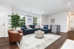 Crestwood Contemporary - Minutes to Downtown! - Image 4