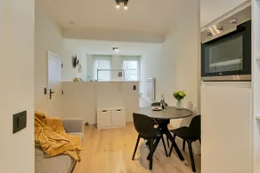 One-BR Getaway in Antwerp + free parking - Image 5