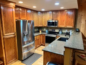 Captain's Cove+ Nolin Lake + Mammoth Cave + Arcade + Hot Tub, Expansive Lakefront Home on Nolin Lake... - Image 4