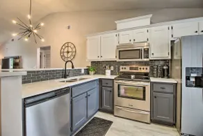 Hinesville Condo: Grill, 4 Mi to Fort Stewart - Image 2