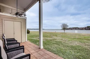 Gorgeous Lakefront Townhome w/ Pool Access & Views - Image 2