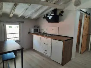A beautiful apartment-studio with parking - Image 5