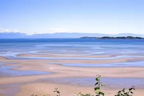 Fully-equipped near Rathtrevor Beach! - Image 4