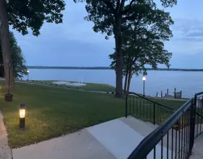 Serene Cottage with view of Green Lake - Image 4