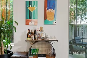 Picture-Perfect Trendy Vibes Minutes From Rainey - Image 3