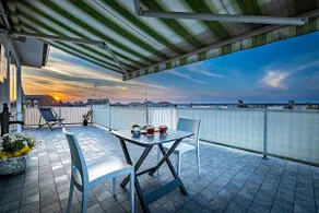 The terrace at sunset - Image 3
