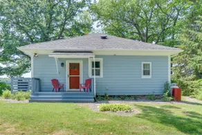 Charming Cottage on Sodus Bay: Deck + Grill! - Image 2