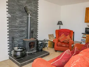 Beehive Cottage - Image 4
