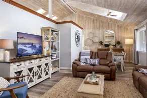 Coastal Hideaway - A luxurious vacation rental jus - Image 4