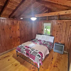 Aspen Cabin - 1 Bedroom Cabin Sleeping 2 - Including Breakfast - Image 4
