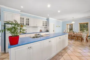 Villa Avisa: 3 minute walk to White's Beach - Image 2