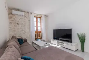 A1 - spacious apt on the seafront with terrace - Image 3