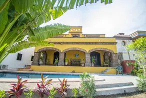 Conde de Oviedo Whole Home with Pool - Image 2