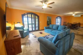 Conde de Oviedo Whole Home with Pool - Image 5