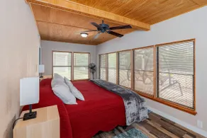 2 Cabins, 1 Price! Swim & Fish Nearby! Dogs OK - Image 4