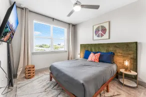 Modern & Chic 1BR Luxury Apts Close to Downtown & Airport - Image 2