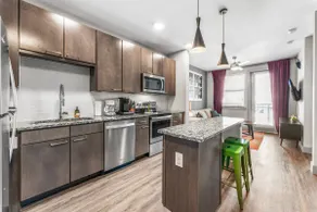 Modern & Chic 1BR Luxury Apts Close to Downtown & Airport - Image 4